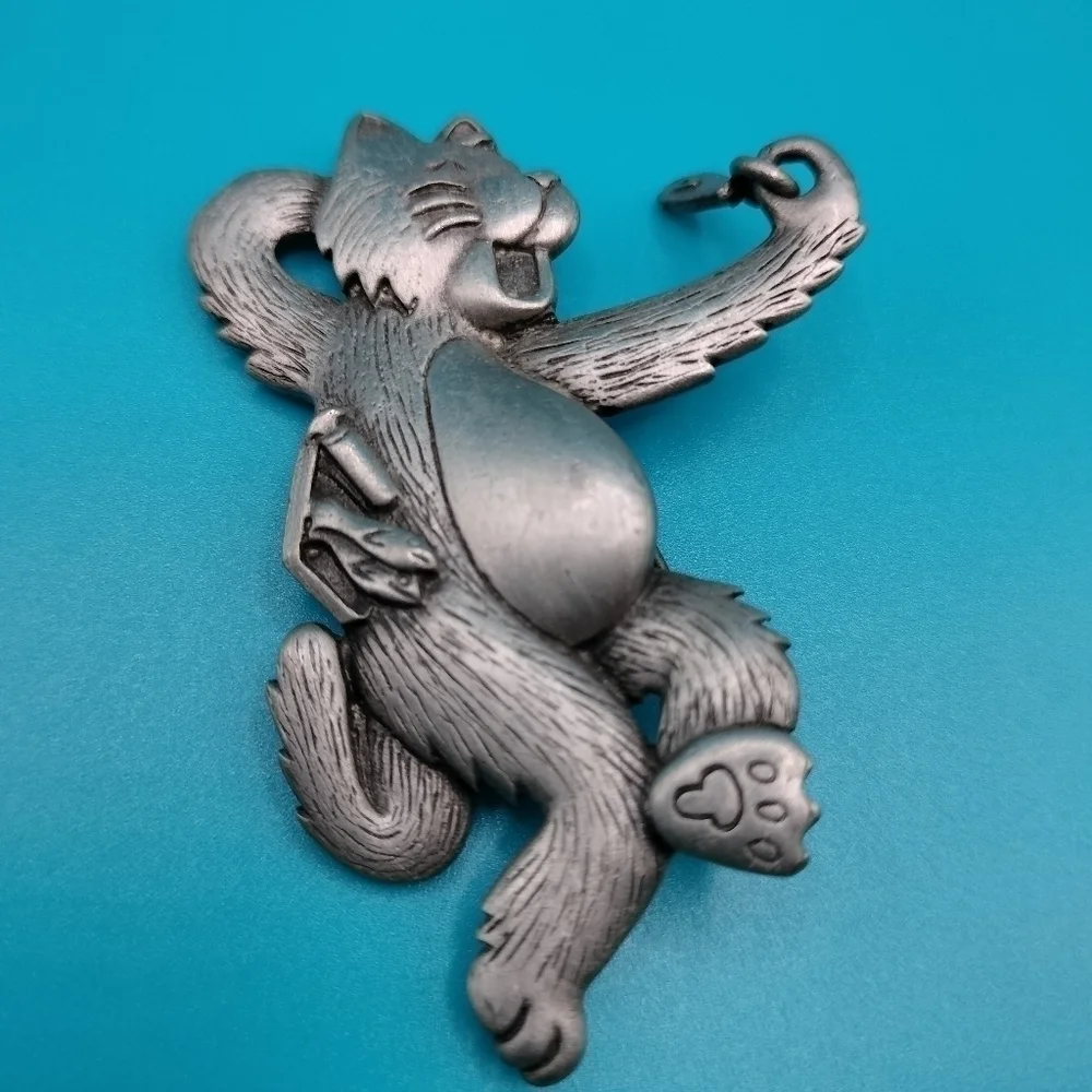 JJ Jonette Vintage Silver Pewter tone Cat with Fish Pin Brooch